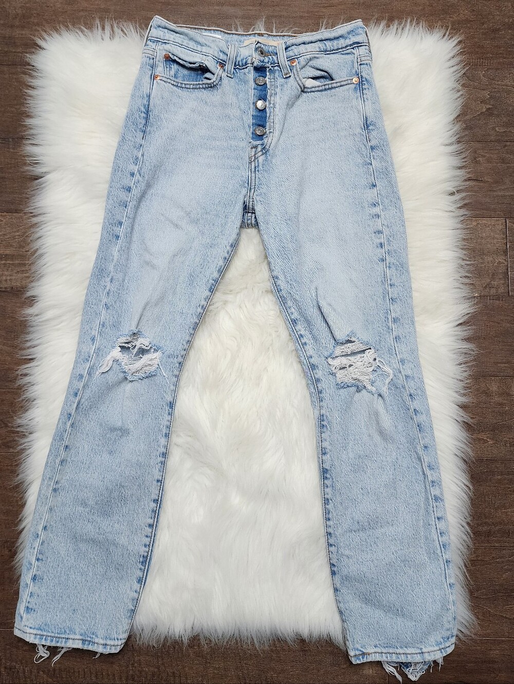 LEVI’S Premium Wedgie Straight Leg Jeans Distressed Light Wash 27 Button Fly